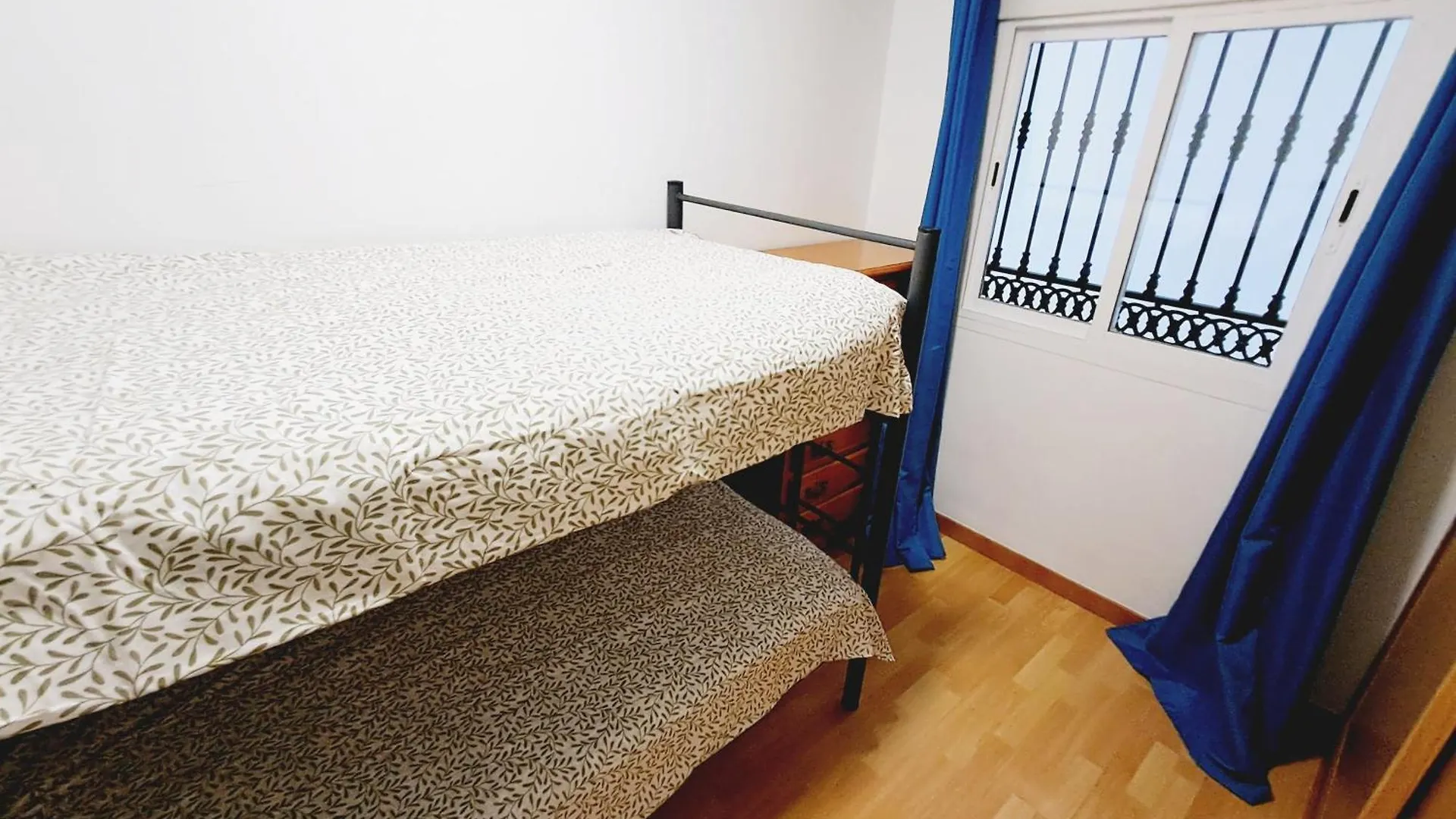 טורמולינוס Beautiful 3 Bedroom, Carihuela ספרד